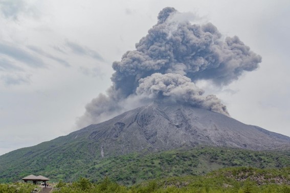 鹿児島で暮らすのであれば知っておきたい！住宅の火山灰対策｜【イエタッタ】