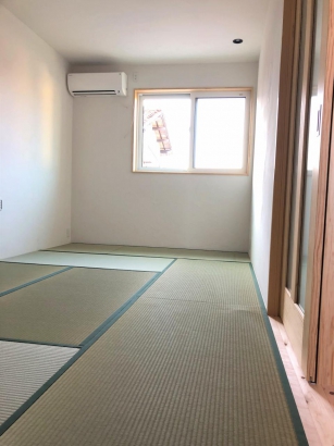 畳の部屋は落ち着きますね