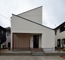 屋根勾配がカッコいい高性能住宅